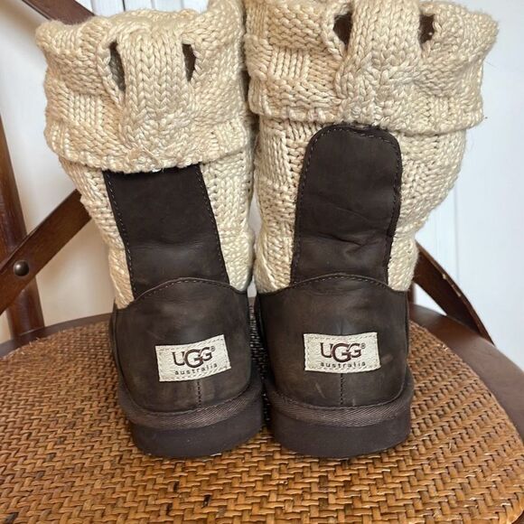 Ugg Cassidee brown suede crochet top boots size 6 - Picture 3 of 8